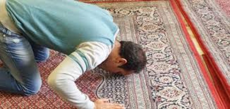 هل قضاء الصلاة الفائتة بعد العصر مكروه شرعًا؟