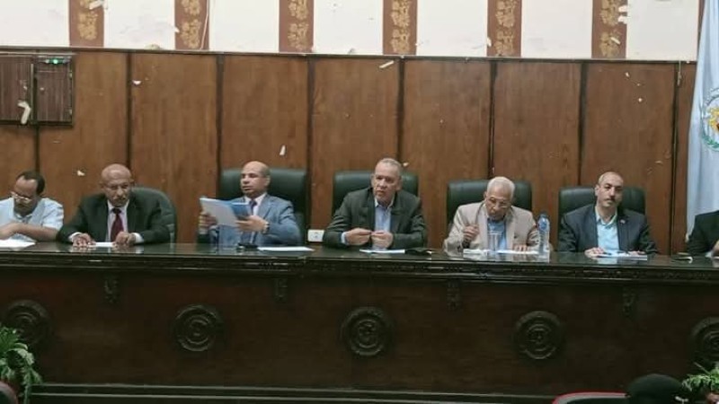 وكيل وزارة التعليم بأسيوط يترأس لجنة التجديد للقيادات الوسطى لشغل وظيفة مدير ووكيل مدرسة والتوجيهات