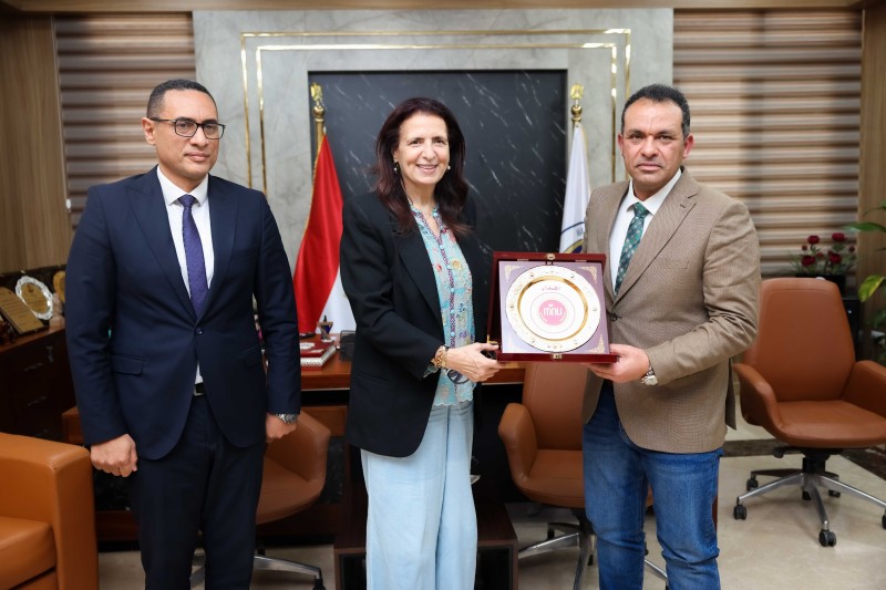 وفد فولبرايت يزور جامعة المنصورة الأهلية لتعزيز التعاون الدولي وفرص المنح