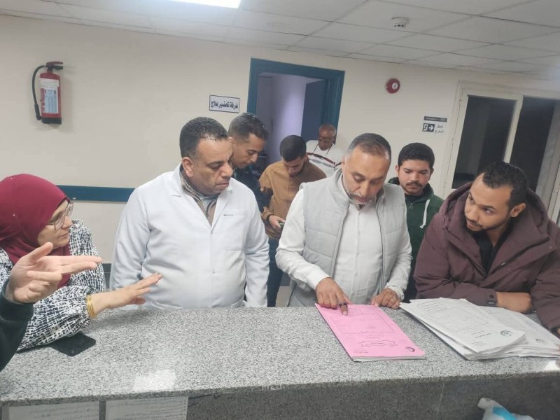 وكيل صحة سيناء يفاجئ مستشفى العريش العام بزيارة منتصف ليل اليوم الثلاثاء لمتابعة  انتظام سير العمل بنوبتجيات السهر