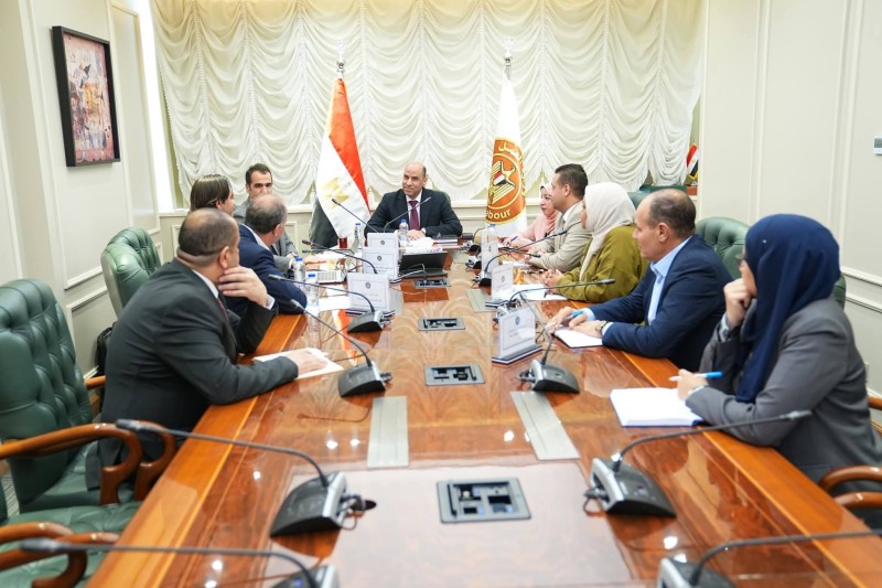وزير العمل يلتقي وفد شركة ”جيد تكستايل”: شراكة جديدة في”التدريب من أجل التشغيل” لتوفير عمالة ماهرة لصناعة الملابس الجاهزة
