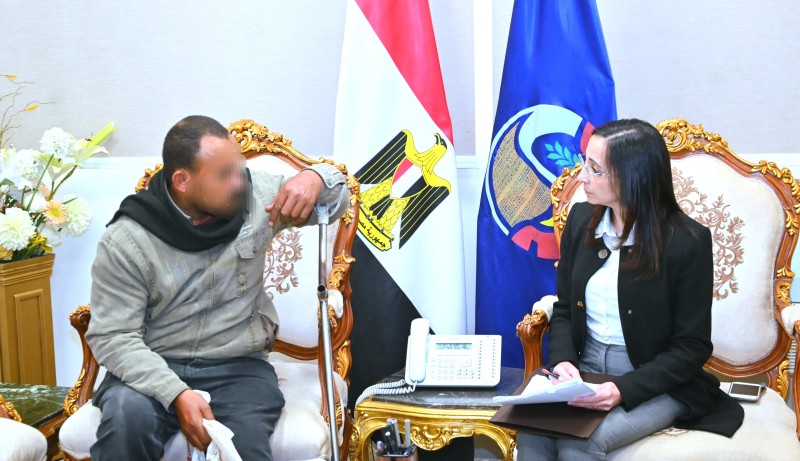محافظ البحيرة: المواطن أولًا.. استجابة فورية لشكاوى الأهالي خلال لقاء خدمة المواطنين