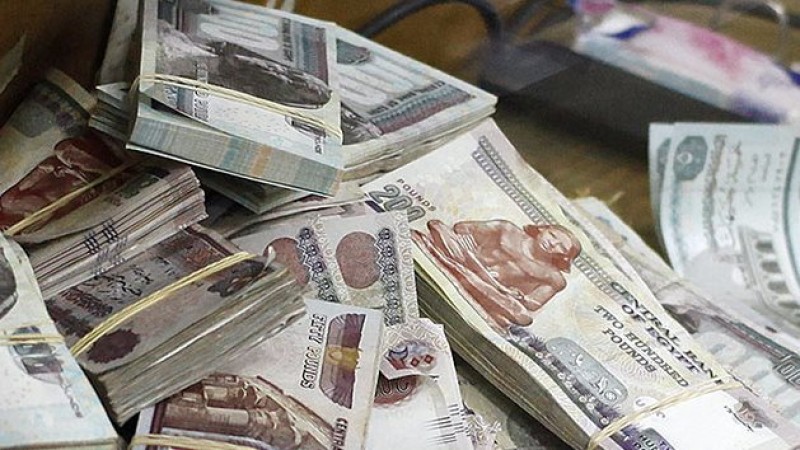 قبل ما تربط فلوسك.. مقارنة بين الشهادات الثابتة والمتغيرة