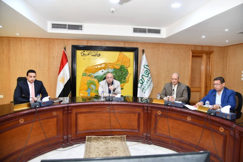 محافظ الفيوم يتابع آخر المستجدات بملف التصالح.. ويشدد على تكثيف العمل لزيادة معدلات الأداء اليومية