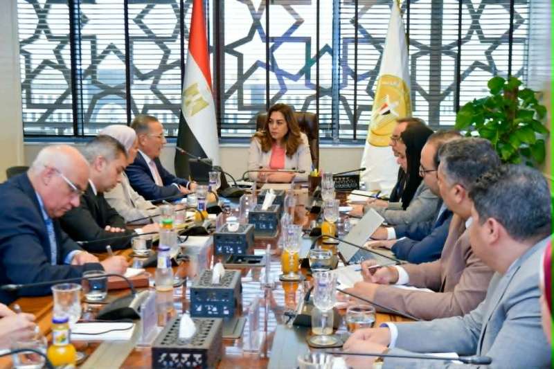 وزيرة التنمية المحلية والبيئة تبحث فرص الاستثمار المستدام بمدينة شرم الشيخ مع رئيس الاتحاد المصري للغرف السياحية