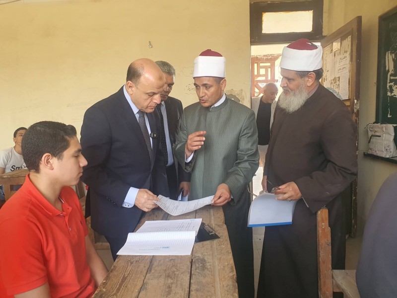 محافظ الغربية ورئيس الإدارة المركزية يتابعان انطلاق امتحانات الإعدادية الأزهرية في أول أيامها