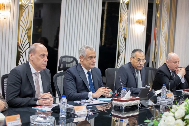 وزيرا الإنتاج الحربي والاستثمار والتجارة الخارجية يبحثان تعظيم الاستفادة من محفظة أراضي الإنتاج الحربي