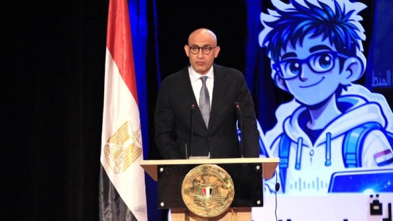 عبد اللطيف: تطوير التعليم مسئولية تشاركية مع القطاع الخاص وسنواصل جهود تحسين المناهج