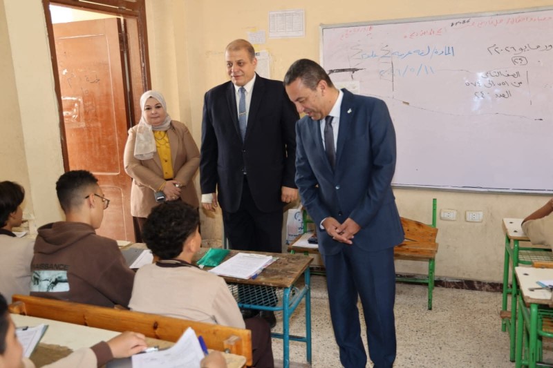 محافظ المنوفية يتفقد لجان إمتحانات صفوف النقل للمراحل الإبتدائية والإعدادية والثانوية في أولي أيام إمتحانات الفصل الدراسي الثاني
