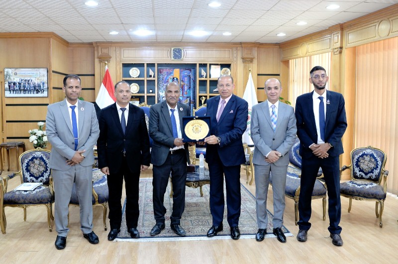 جامعة المنصورة تستقبل رئيس جامعة سيئون اليمنية لبحث آفاق التعاون الأكاديمي والعلمي المشترك