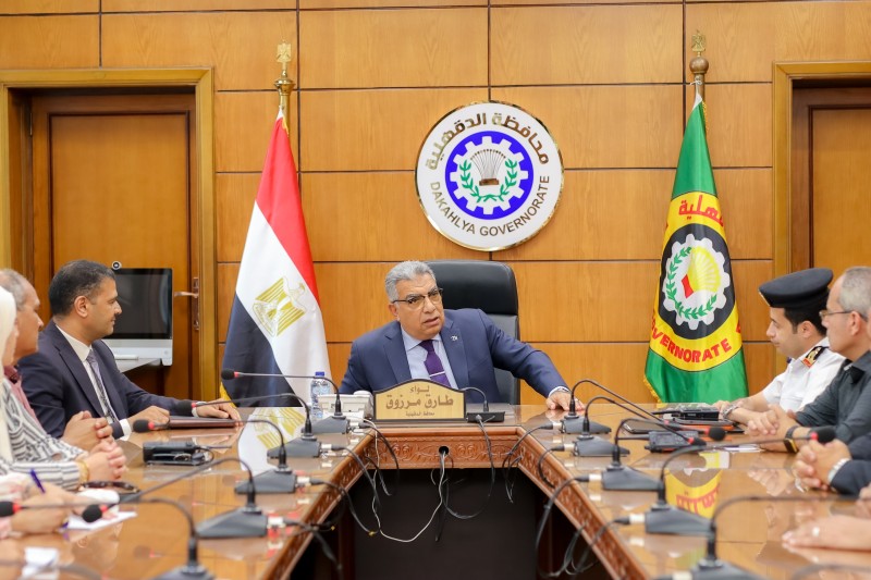 محافظ الدقهلية  في اجتماع تطوير ميدان سندوب والمحاور المحيطة