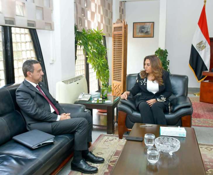 وزيرة التنمية المحلية والبيئة تتابع مع محافظ المنوفية مشروعات ”الخطة الاستثمارية” و”حياة كريمة” واستعدادات عيد الأضحى