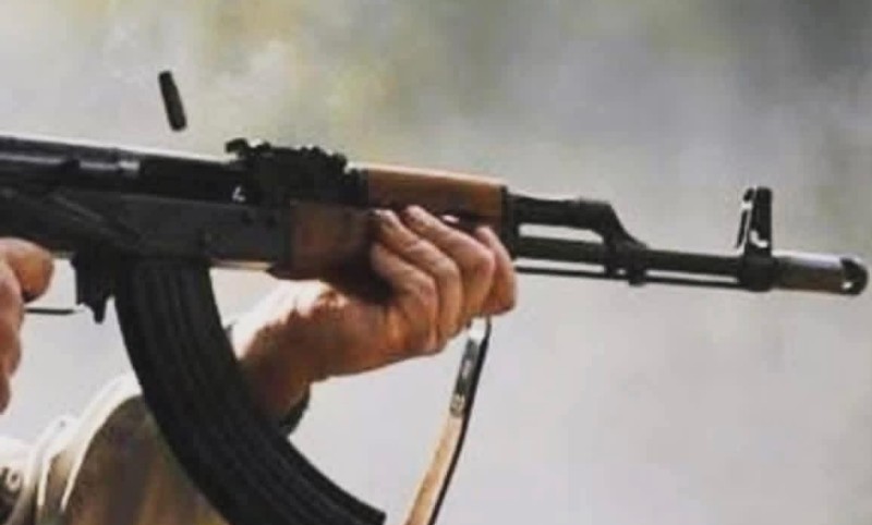 مسلحان يفتحان النيران العشوائية وأبنوب تتحول إلى ساحة دم ورعب