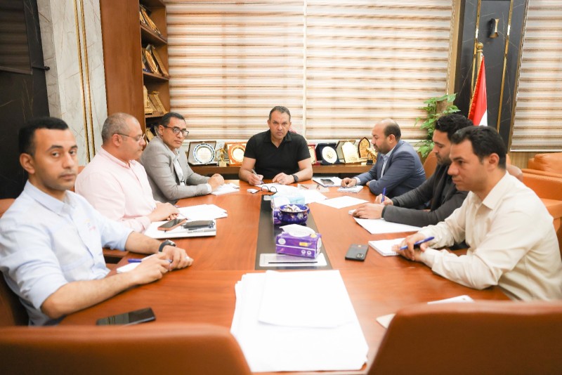 رئيس جامعة المنصورة الأهلية يناقش الاستعداد المؤسسي والتجهيزات البشرية للعام الدراسي الجديد