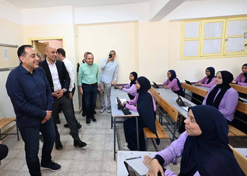 ”مدبولي” يتفقد مع وزير التعليم مجمع مدارس الجمهورية الجديدة ببولاق الدكرور