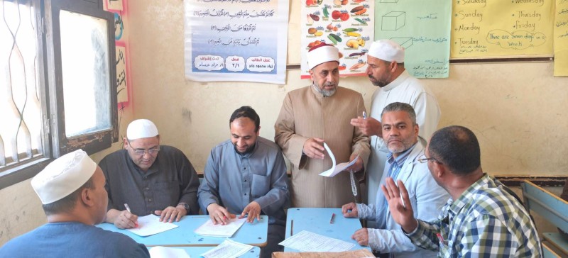 رئيس منطقة الشرقية الأزهرية يتفقد مراكز تصحيح الشهادتين الابتدائية والإعدادية