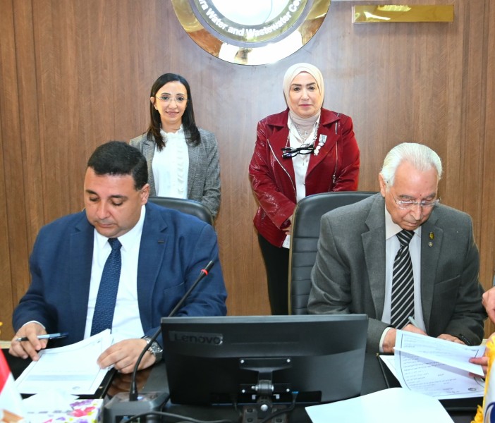 محافظ البحيرة تشهد توقيع بروتوكول تعاون بين شركة مياه الشرب والصرف الصحى  وأندية روتاري مصر