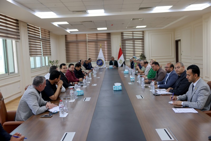 المجلس الأكاديمي بجامعة المنصورة الأهلية يناقش ملفات الطلاب والتطوير المؤسسي