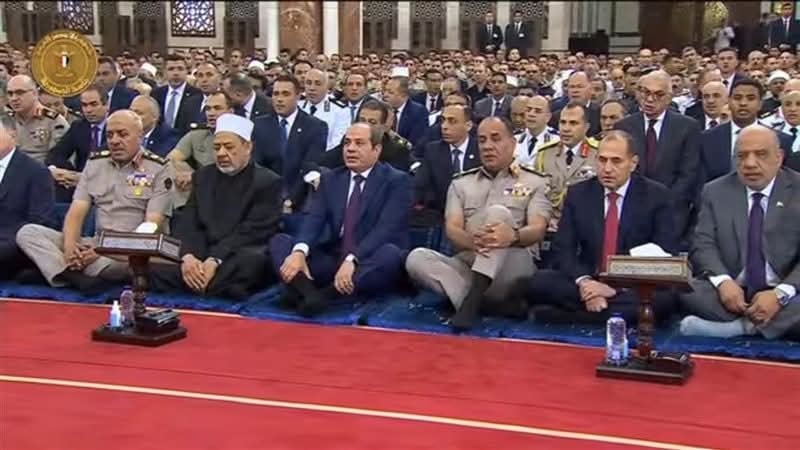 الرئيس السيسي أدى صلاة عيد الأضحى المبارك بمسجد الرحمن الرحيم