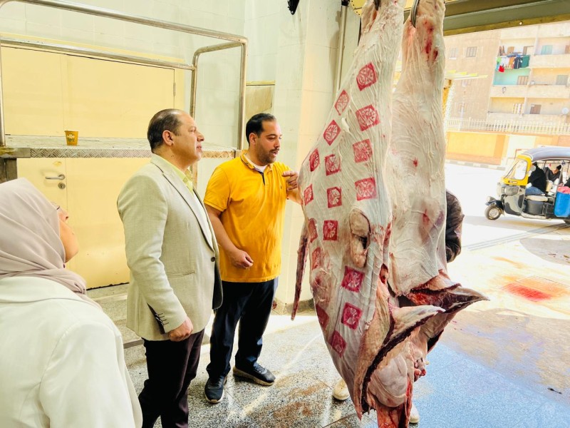 في ثاني أيام عيد الأضحى المبارك: ذبح 87 رأس ماشية بمجازر الدقهلية وتوزيع لحومها بالمجان على 13 ألف أسرة مستحقة