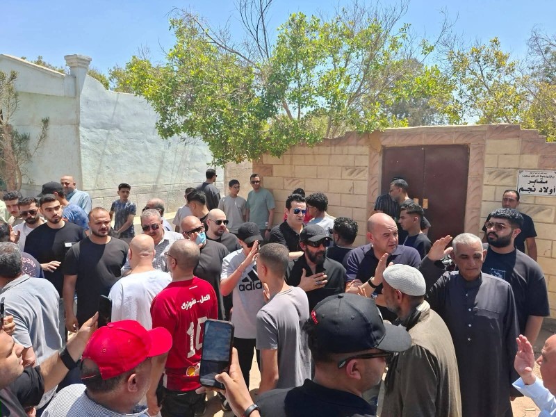 تشييع جثمان والدة الفنان أحمد حلمى بمقابر الشموت ببنها