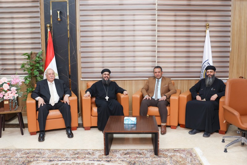 رئيس جامعة المنصورة الأهلية يستقبل وفد الكنيسة للتهنئة بعيد الأضحى المبارك