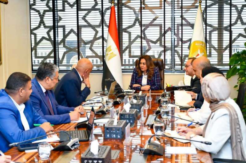 وزيرة التنمية المحلية والبيئة تبحث مع ”هيبكا” سُبل حماية البيئة البحرية وإدارة المخلفات بالبحر الأحمر