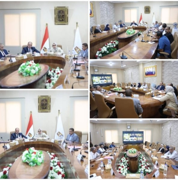 محافظ الوادي الجديد تعقد اجتماعًا لمتابعة موقف ملفات تقنين أراضي الدولة بعد مد المهلة الأخيرة للتسجيل على المنصة