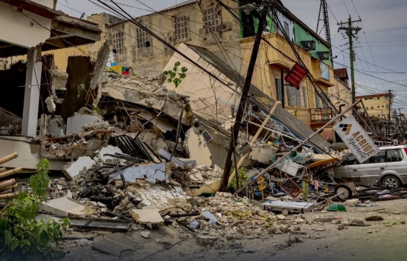 زلزال قوي بقوة 7.8 درجات يضرب الفلبين قبالة مينداناو