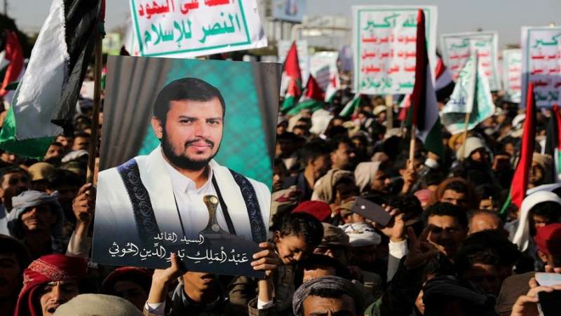 الحوثيون يغلقون البحر الأحمر أمام السفن الإسرائيلية