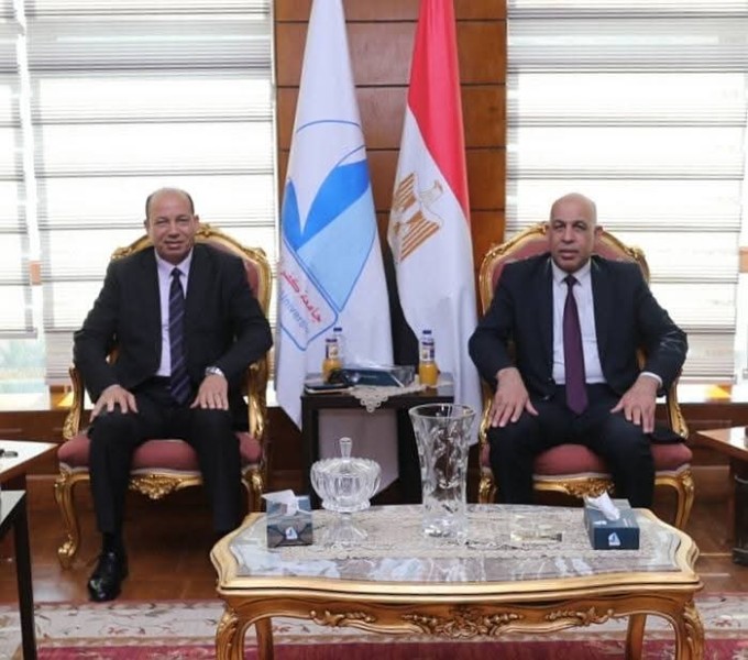 ترؤس رئيس جامعة المنصورة لجنة متابعة استيفاء المعايير الأكاديمية بكليتي الحقوق في كفر الشيخ ودمياط