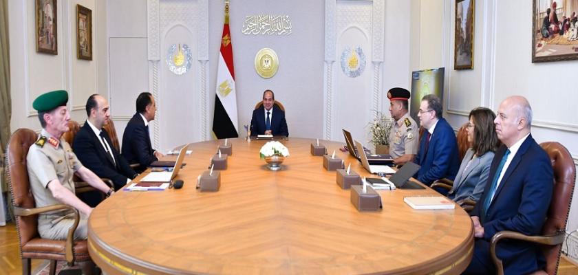 السيسي يشدد على ضرورة مواصلة العمل لتطوير الجهاز الإداري للدولة