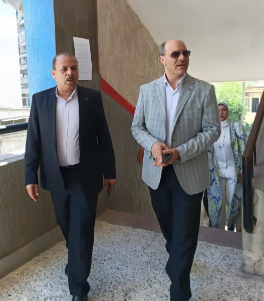 متابعة أعمال تصحيح وتقدير درجات امتحانات الشهادة الإعدادية بالإسكندرية