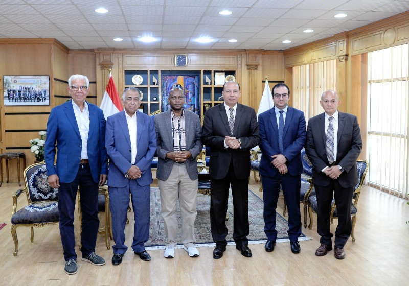 رئيس جامعة المنصورة يستقبل وفدًا تنزانيًا لبحث آفاق التعاون في التعليم والتدريب الطبي وتطوير الخدمات الصحية