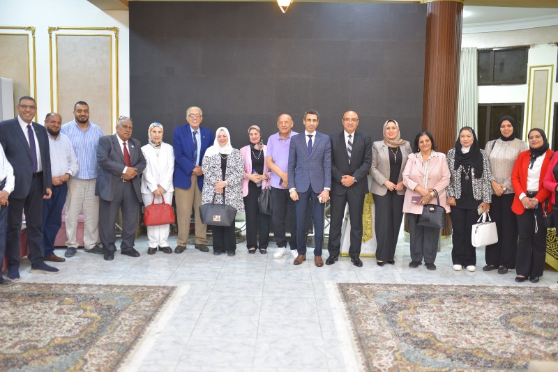 صالون جامعة المنصورة الثقافي يفتح حوارًا حول استراتيجيات التنمية البشرية لمواكبة مستقبل الوظائف في عصر الذكاء الاصطناعي