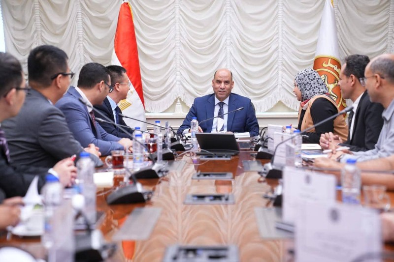 وزير العمل بحث مع وفد ”هواوي مصر” تعزيز التعاون في مجالات التحول الرقمي وتنمية الكوادر البشرية