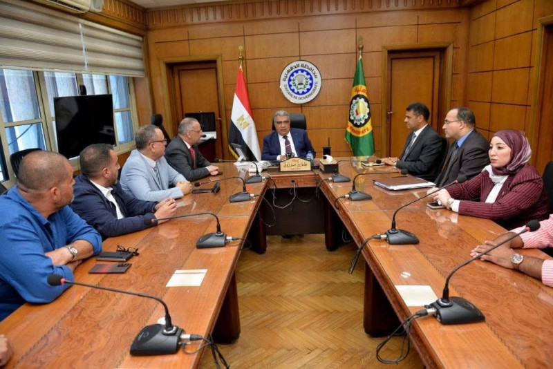 محافظ الدقهلية يعقد اجتماعًا مع ممثلي وزارة التموين وشركة مراكز لمتابعة الاستعدادات لافتتاح مول المنصورة