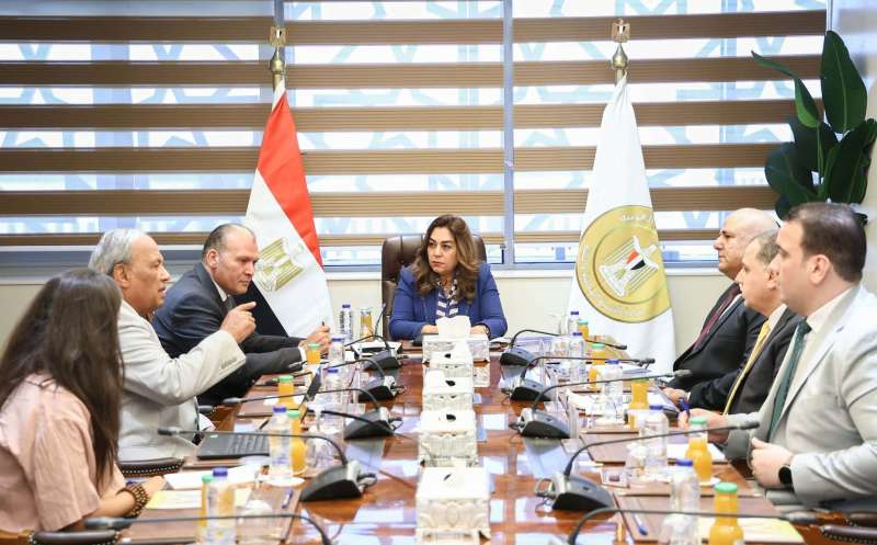 د. منال عوض : تسريع معدلات الإنجاز وتحسين الخدمات المقدمة للمواطنين