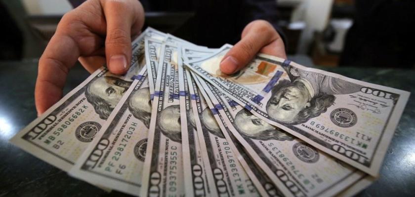 هبوط سعر الدولار في مصر بختام تعاملات اليوم