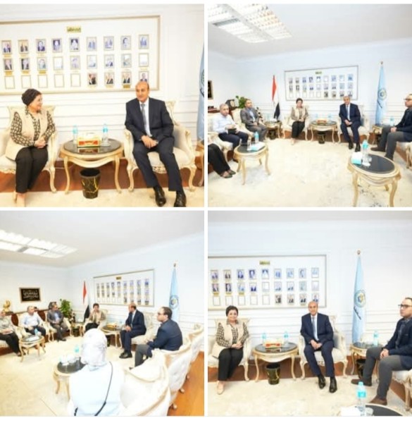 محافظ أسيوط يبحث مع نائب وزير الصحة تفعيل جهود تنمية الأسرة وتعزيز الملف السكاني