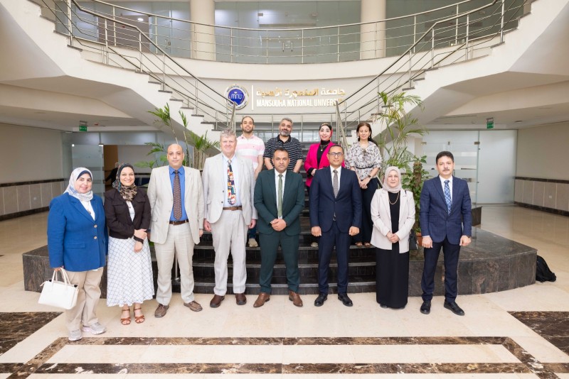 رئيس جامعة المنصورة الأهلية يستقبل وفد جامعة مانشستر البريطانية