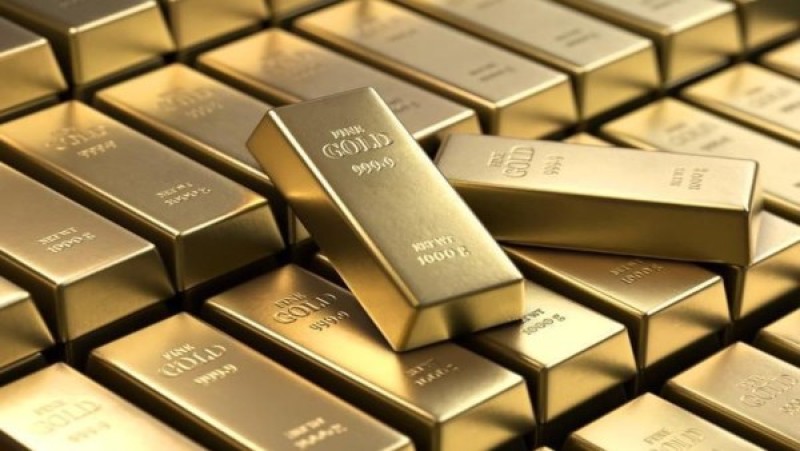 لماذا خسر الذهب 452 دولارًا في شهر واحد؟