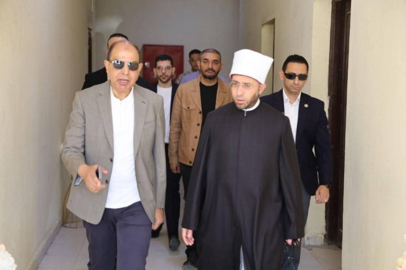 محافظ المنيا يستقبل وزير الأوقاف لبحث تطوير منطقة البهنسا الأثرية ودعم الخطط الدعوية والتنموية