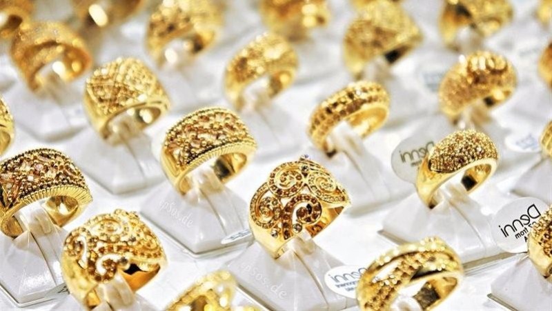 تراجع 1900 جنيه.. سعر الذهب عيار 21 يفاجئ السوق بعد الهبوط