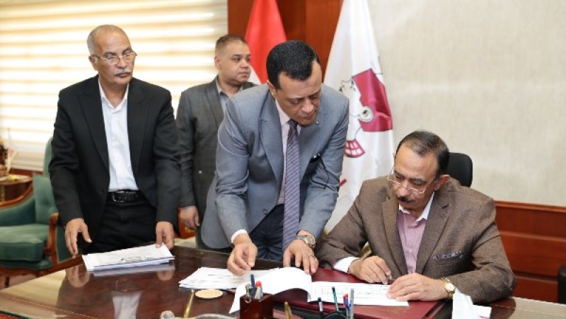 محافظ سوهاج يعتمد نتيجة الشهادة الإعدادية بنسبة نجاح 72.87%