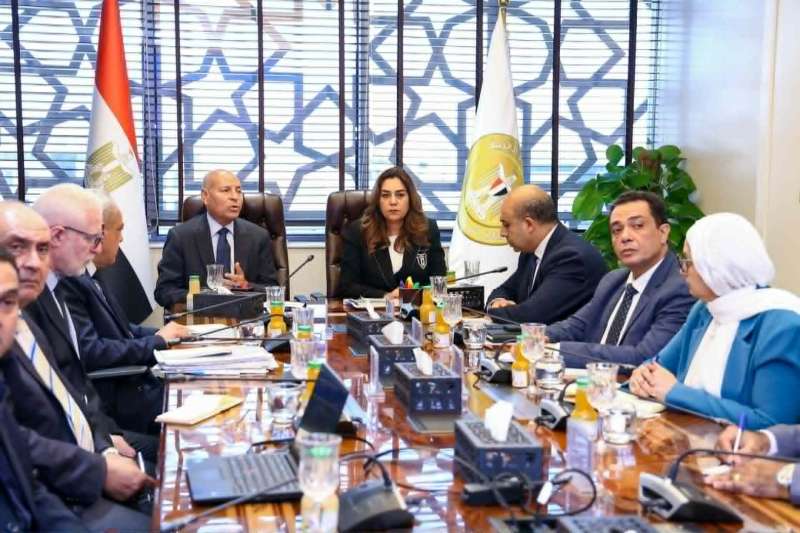 وزيرة التنمية المحلية والبيئة تبحث مع محافظ القاهرة تطورات منظومة إدارة المخلفات وسُبل رفع كفاءتها