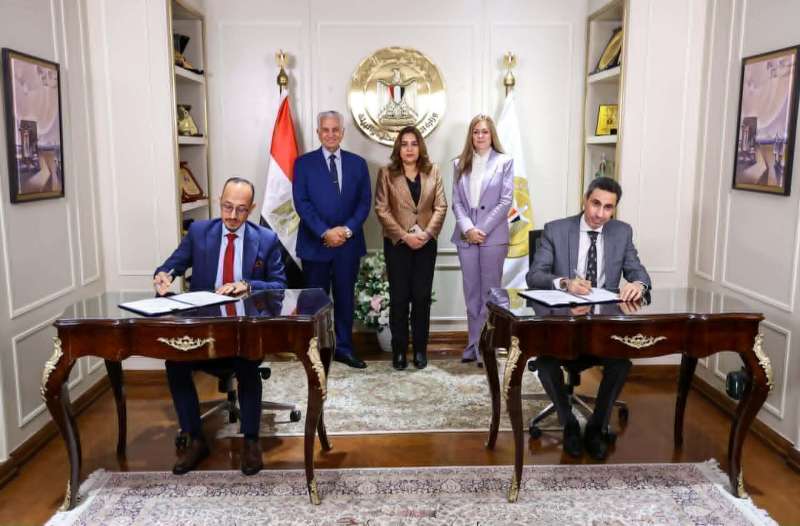 وزيرة التنمية المحلية والبيئة تشهد توقيع بروتوكول تعاون لتأهيل الكوادر البشرية وتطوير الأداء المؤسسي