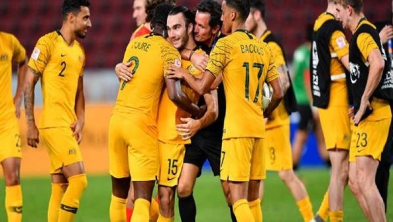 قبل مواجهة منتخب مصر اليوم.. رحله مهاجم أستراليا في اعتناق الإسلام