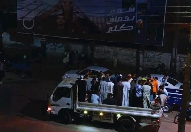 لحظة خروج الجثامين من مشرحة المنيا لدفنها في طوخ الخيل