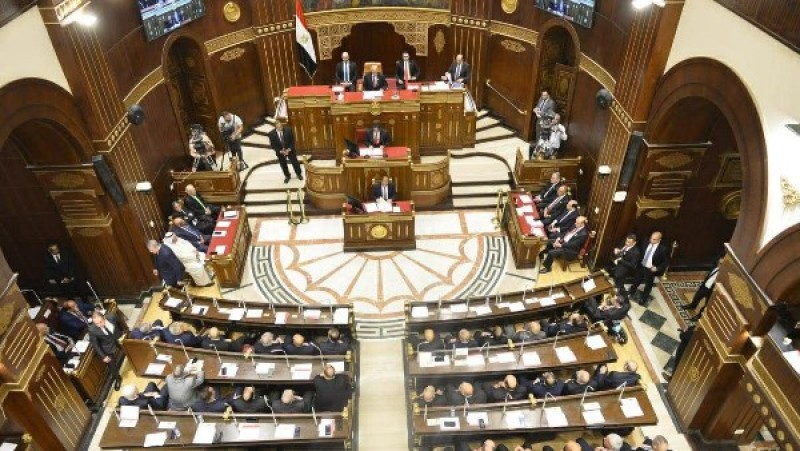 حقيقة تثبيت العقود المؤقتة والعمالة اليومية ومعلمي الحصة